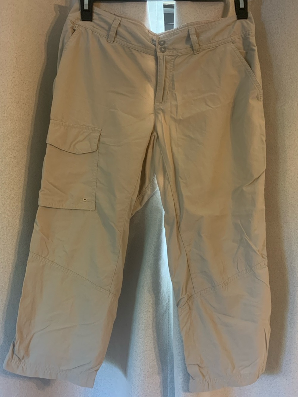 Columbia Women's Beige Capris with Cargo Pocket